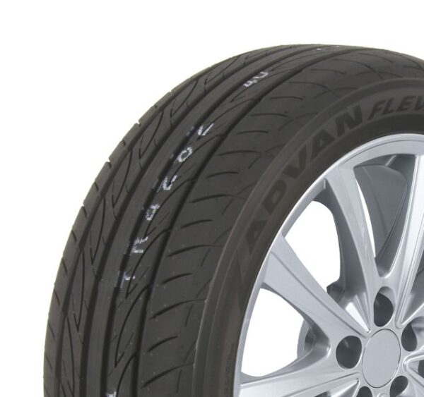 Anvelope turisme YOKOHAMA 245/40R20 LOYO 99W V701 păreri